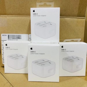 شارژر فست 20 وات اپل مدل B/A، دارای خروجی USB Type-C، امکان شارژ سریع موبایل و تبلت با شدت جریان 2.0 آمپر و بالاتر، قابلیت شارژ آیپد کپی