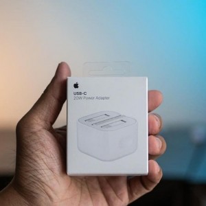 شارژر اپل 20 وات سه پین بدون کابل  (اصل )