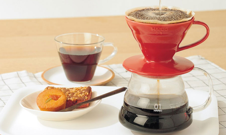وی۶۰ وسیله‌ای ساده است است که به روش چکه‌ای، قهوه‌های خوش‌طعم درست می‌کند.