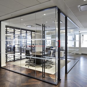 پارتیشن شیشه ای لمینت با درب لولایی