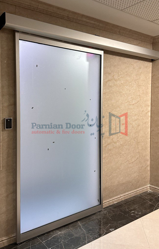 درب اتوماتیک تک لنگه با شیشه ساتینا