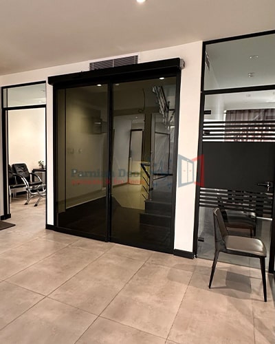 درب اتوماتیک با شیشه دودی