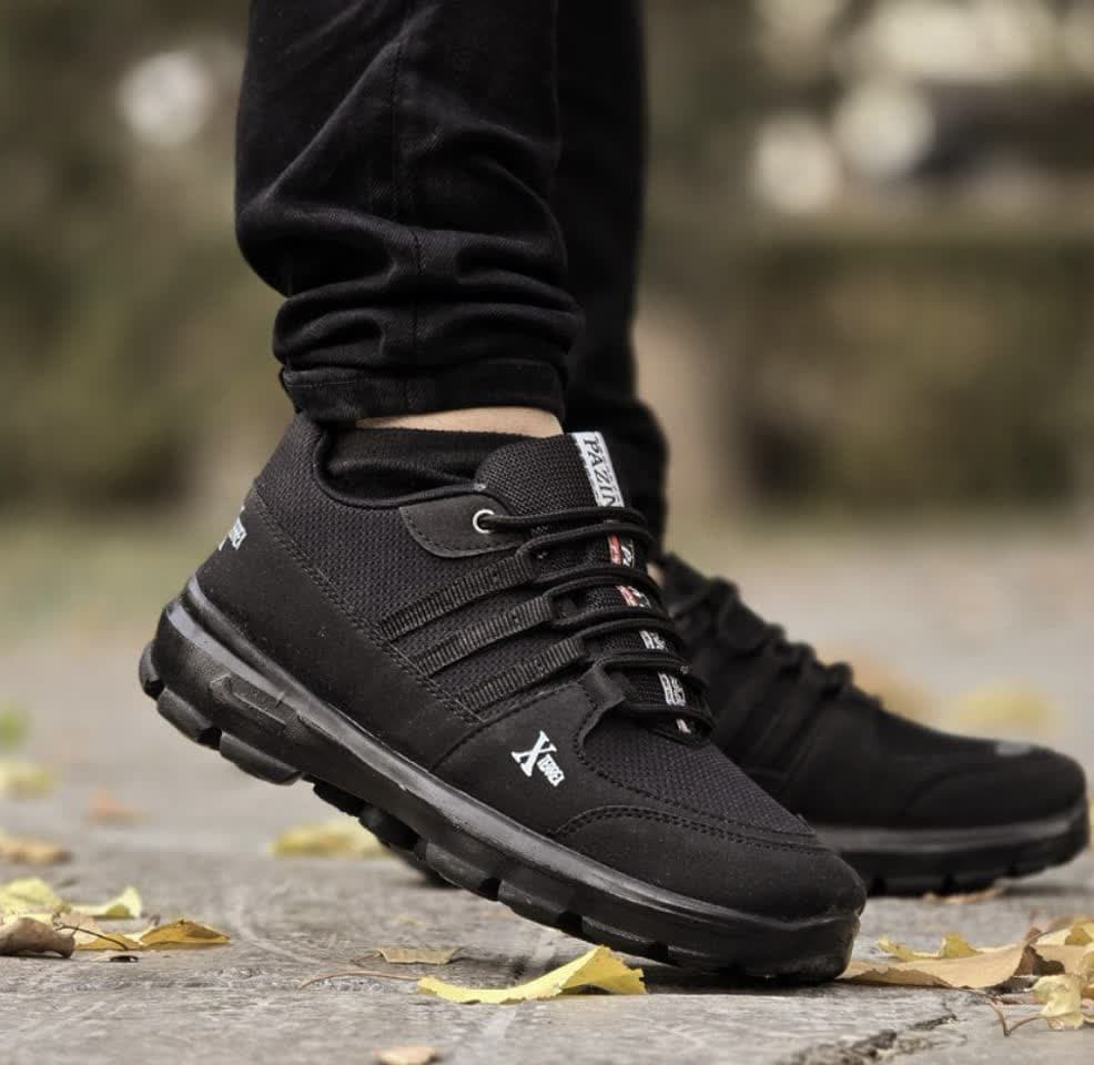 تخفیف استثنایی کفش کتونی اسپرت مردانه و پسرانه رنگ مشکی یه مدل جدید پرفروش  بی نهایت خوش فرم