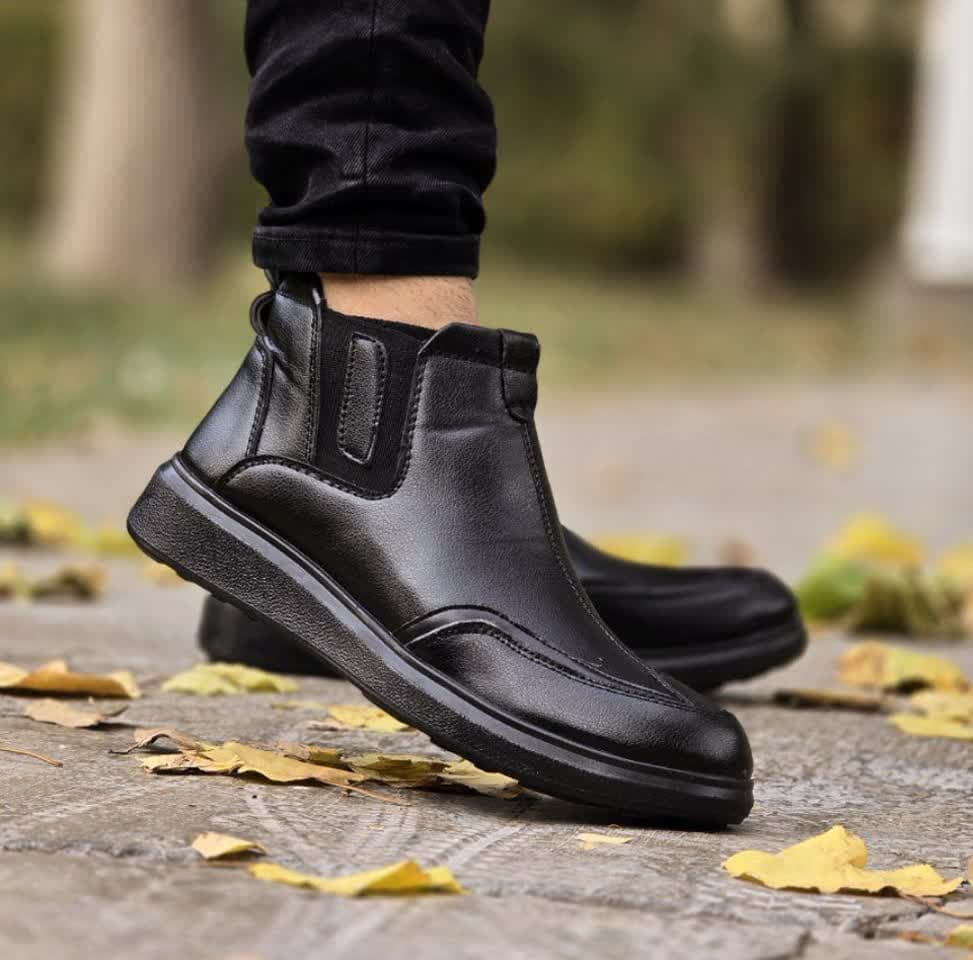 تخفیف  فوق العاده  نیم بوت اسپرت مردانه و پسرانه  یه مدل جذیذ و فوق العاده زیبااا مناسب افراد خاص پسند با ارسال رایگان