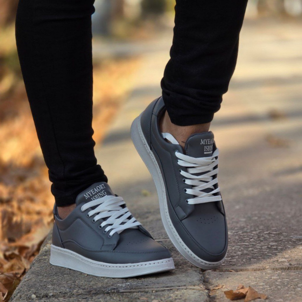 فروش ویژه  کفش اسپرت ونس مردانه  و پسرانه  رنگ طوسی زیره سفید مناسب افراد خوش پوش