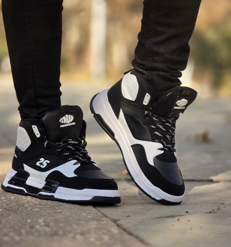 حراج شگفت انگیز  کفش اسپرت مردانه و پسرانه مدل جردن 25 رنگ مشکی سفید  زیره پیو کیفیت عالی با ارسال رایگان