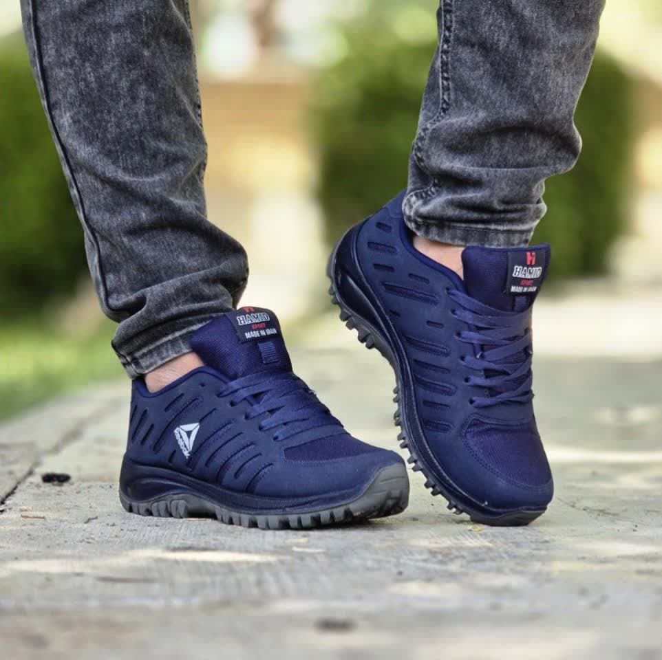 حرااا ج استثنایی کفش  اسپرت مردانه پسرانه مدل ریبوک زیره  پیو تزریق جنس فوق العاده عالی   سورمه ای با ارسال رایگان