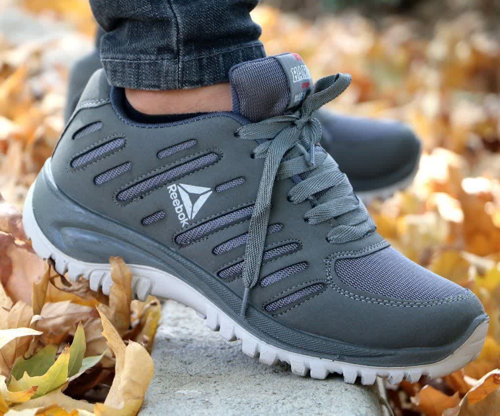 تخفیف ویژه کفش  اسپرت مردانه پسرانه مدل ریبوک زیره  پیو تزریق جنس فوق العاده عالی   رنگ  طوسی با ارسال رایگان