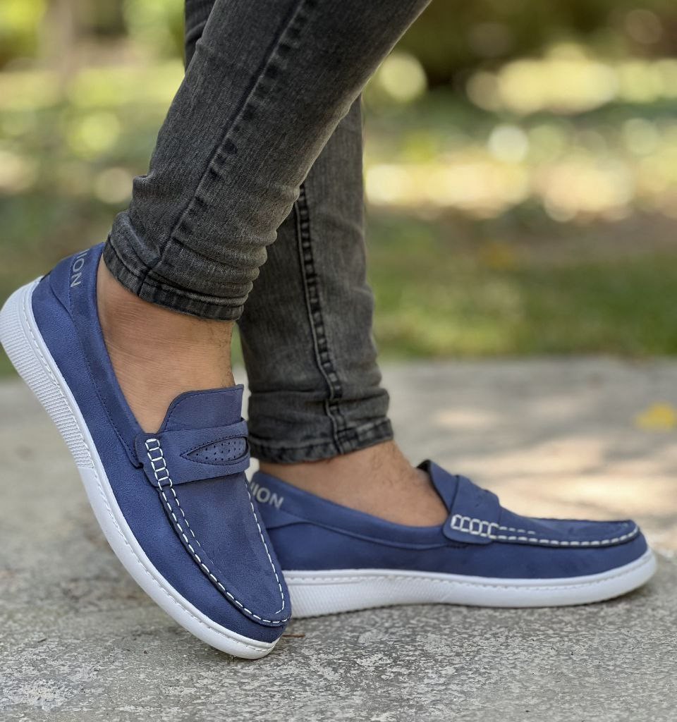 تخفیف استثنایی  کفش کالج مردانه پسرانه شیک و خاص  رنگ ابی   با ارسال رایگان