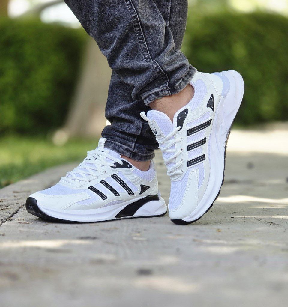 فروش ویژه  کفش اسپرت مردانه  و پسرانه مدل آدیداس  راحت و خاص رنگ سفید  مشکی     با ارسال رایگان