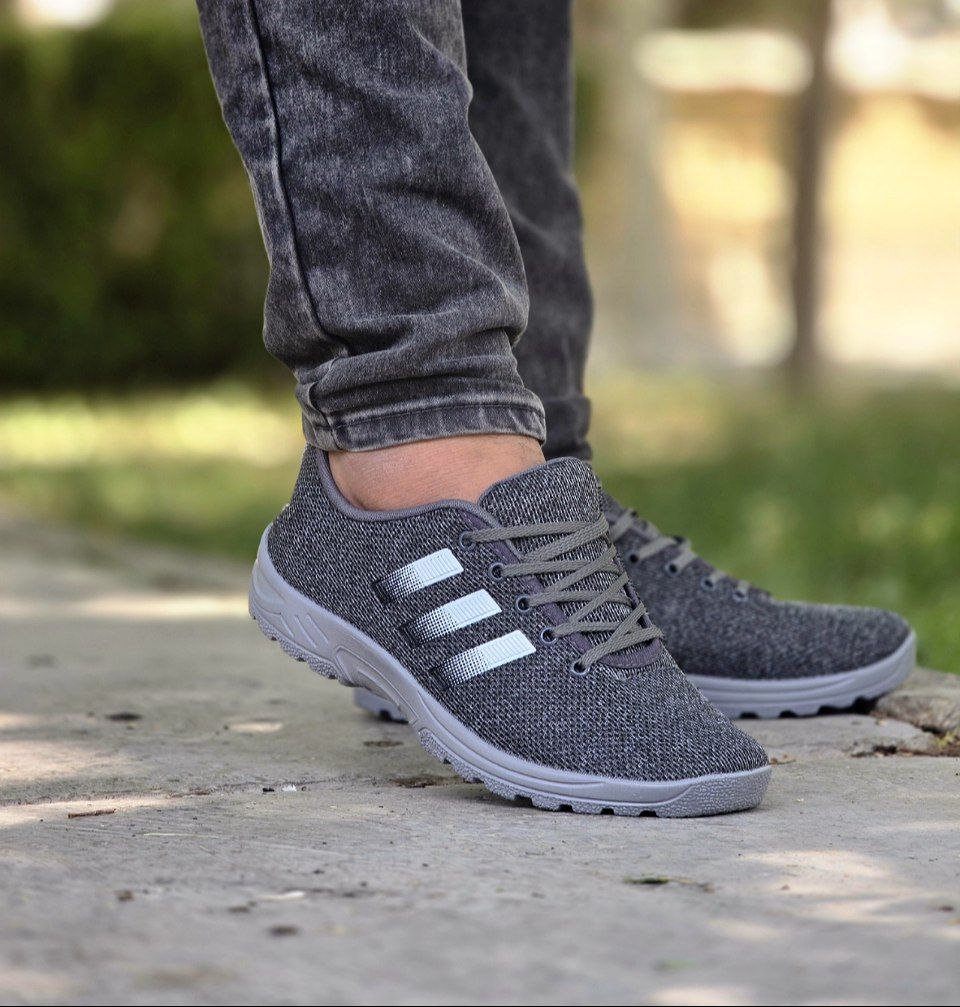 فروش شگفت انگیز کفش اسپرت مردانه پسرانه مدل آدیداس بسیار جذاب و راحت رنگ طوسی