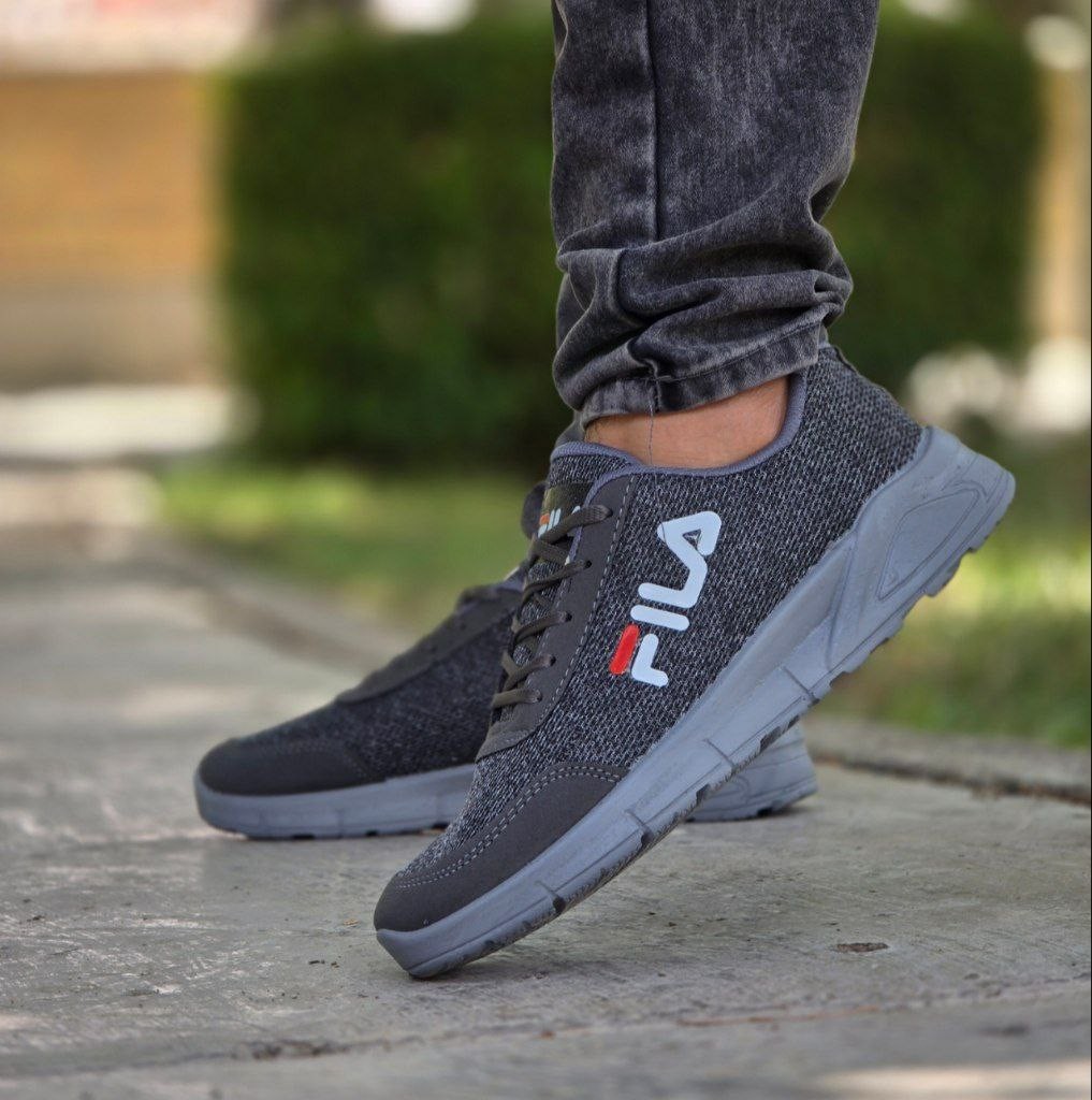 حراااااج  استثنایی  کفش مدل اسپرت فیلا   راحت و با دوام  پیاده روی مردانه