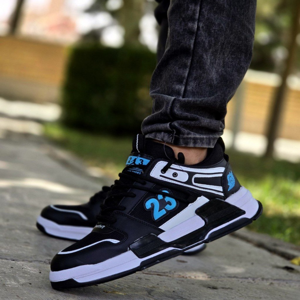 حرااااج خاص   کفش اسپرت مردانه و پسرانه مدل جردن 23 رنگ مشکی آبی  زیره سفید پرفروش و باکیفیت