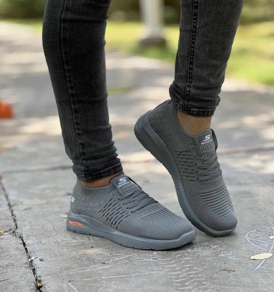 حراج بی نظیرکفش  طبی زنانه بادوام و کیفیت بالا رنگ  طوسی تمام  مقاوم