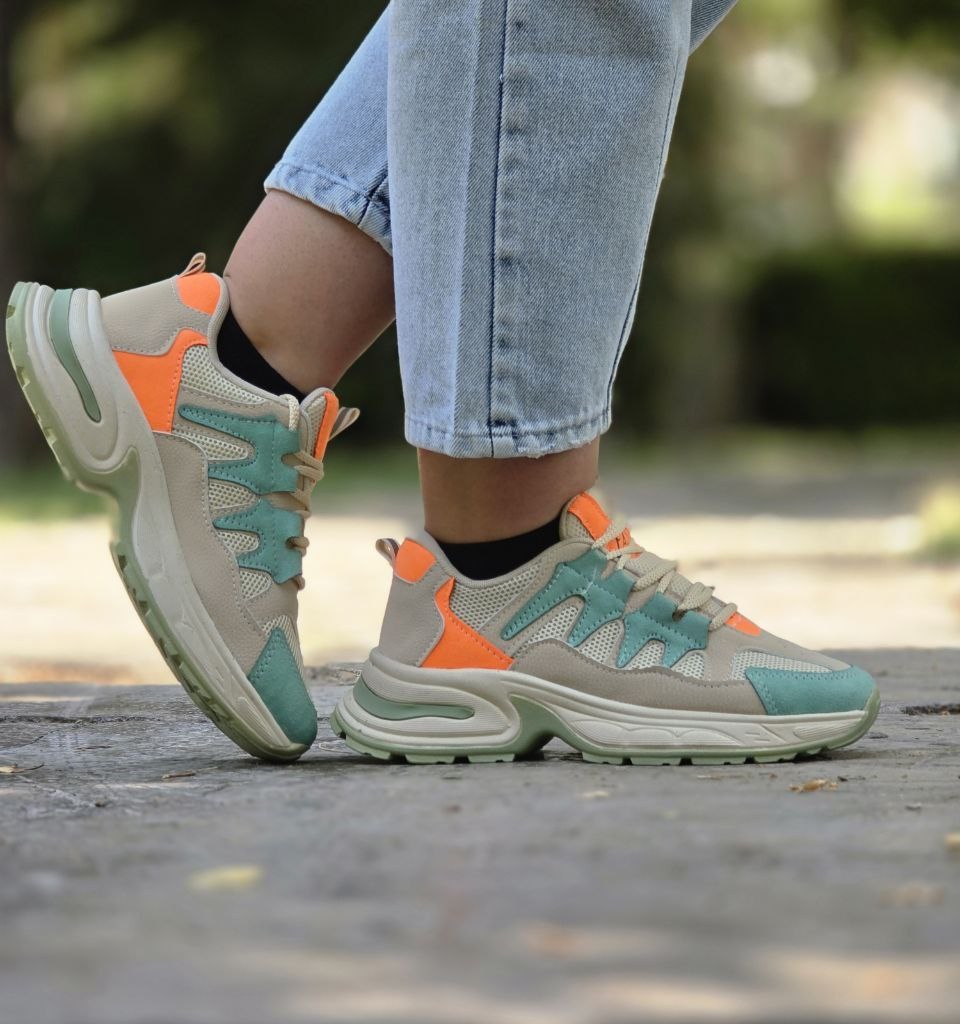 فروش واقعی کفش کتونی اسپرت دخترانه و زنانه مدل فشیون جذاب رنگ کرم سبز  جدید