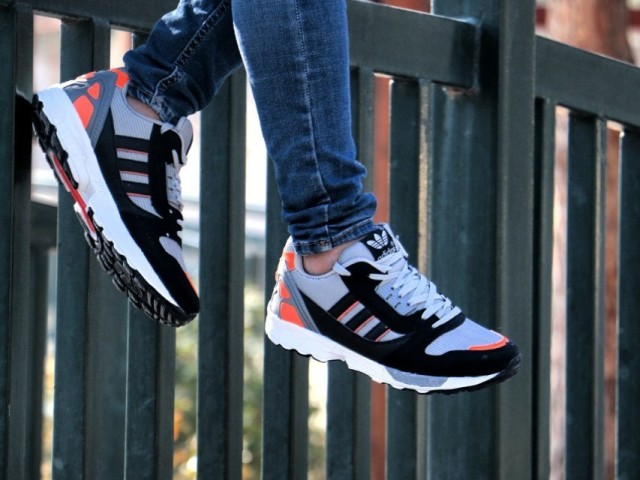 تخفیف رویایی کفش اسپرت مردانه مدل زد ایکس zx  پرفروش و اصیل