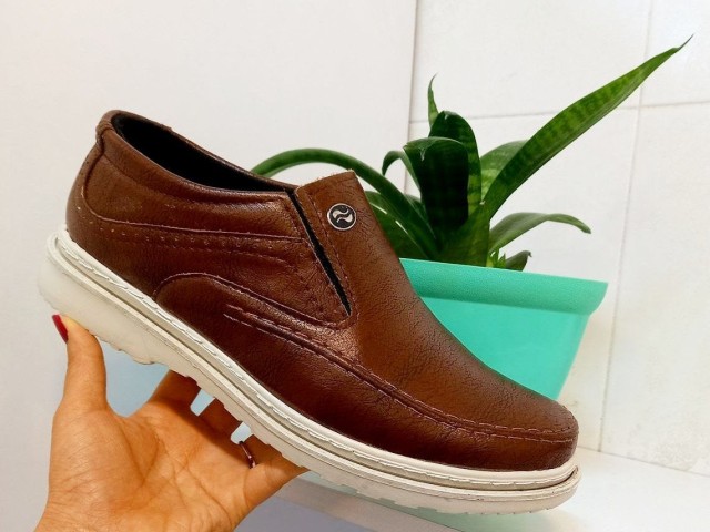 حراج کفش مجلسی مردانه زیره تزریق کد 176  مناسب افراد خوش سلیقه