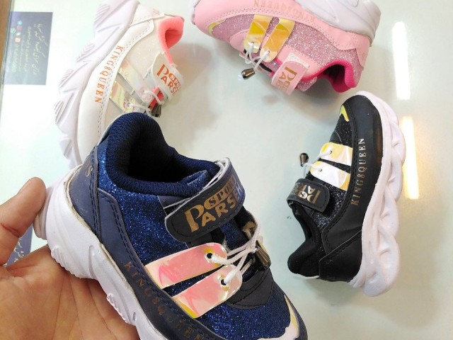 حراج عیدانه کفش اسپرت بچگانه بادوام و چشم گیر