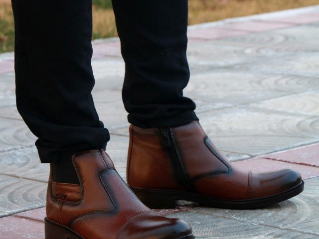 فروش ویژه این هفته  نیم بوت مردانه از پا خور خفن جذابش نگم برات،عسلی رنگ   کد۲۲۴۱