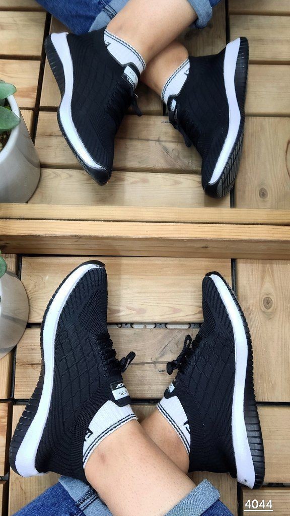 حراج  بزرگ کفش اسپرت و پیاده روی  زنانه مدل اسکیچرز مشکی کد 4044