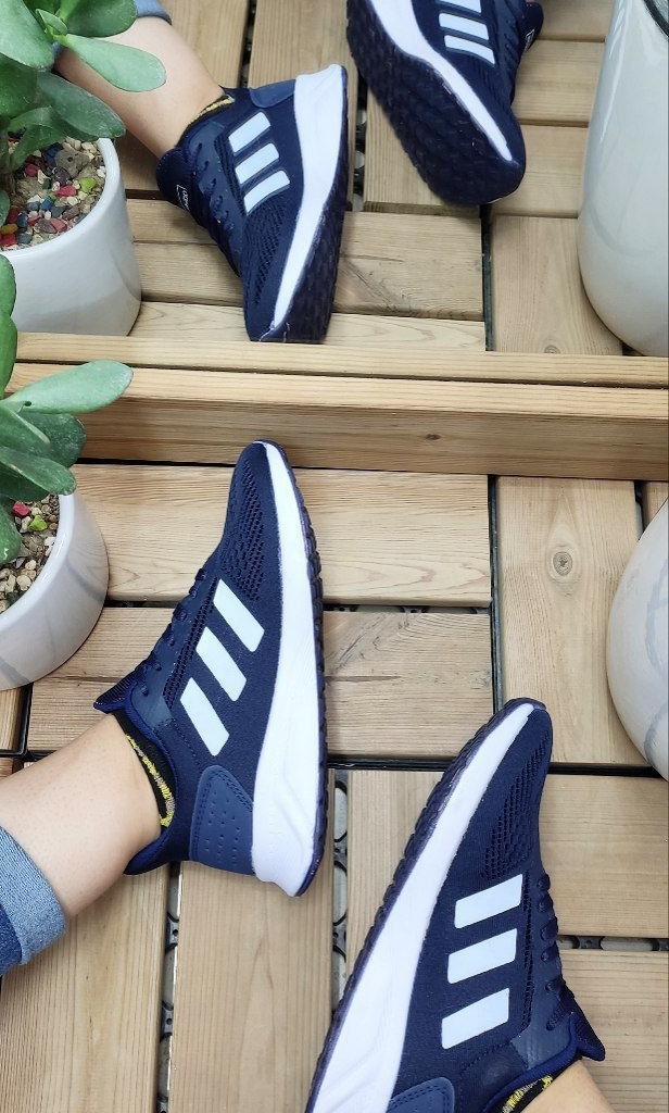 حراج استثنایی کتونی  اسپرت دخترانه  زنانه مدل آدیداس سرمه ای سفید   کد 8011ارسال رایگان