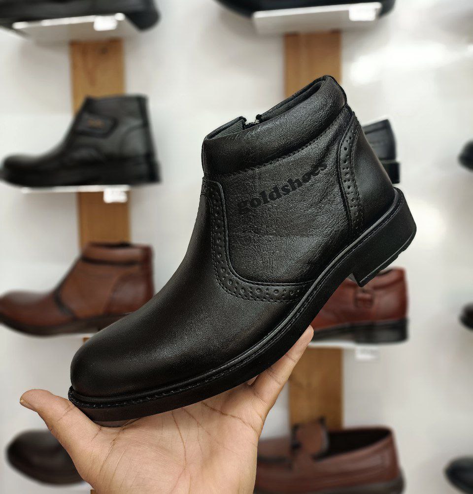 تخفیف ویژه این هفته کفش  نیم بوت مردانه پسرانه  از پا خور خفن جذابش نگم برات، رنگ مشکی  خوش رنگ و شیک  کد 2193