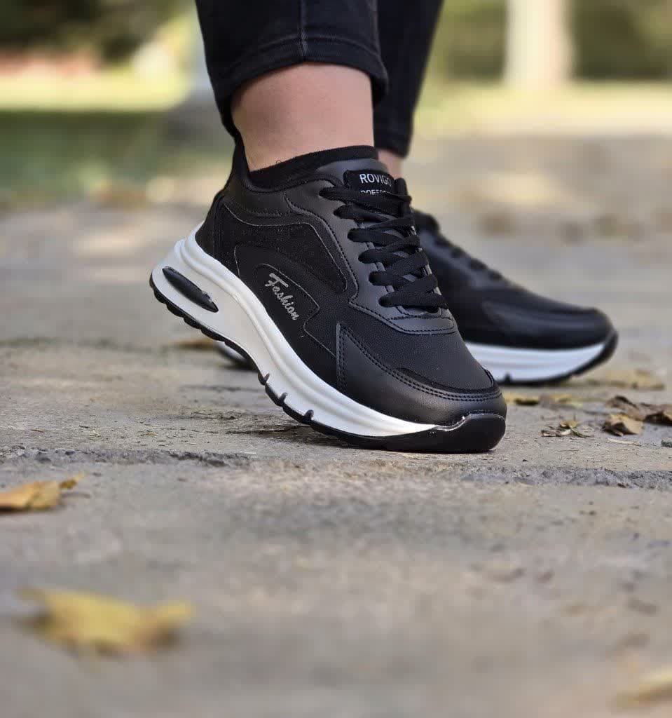 حراج باورنکردنی کفش اسپرت دخترانه مدل ریبوک زیره راحت و زیبا رنگ طوسی زیره سفید بی نهایت خاص با ارسال رایگان