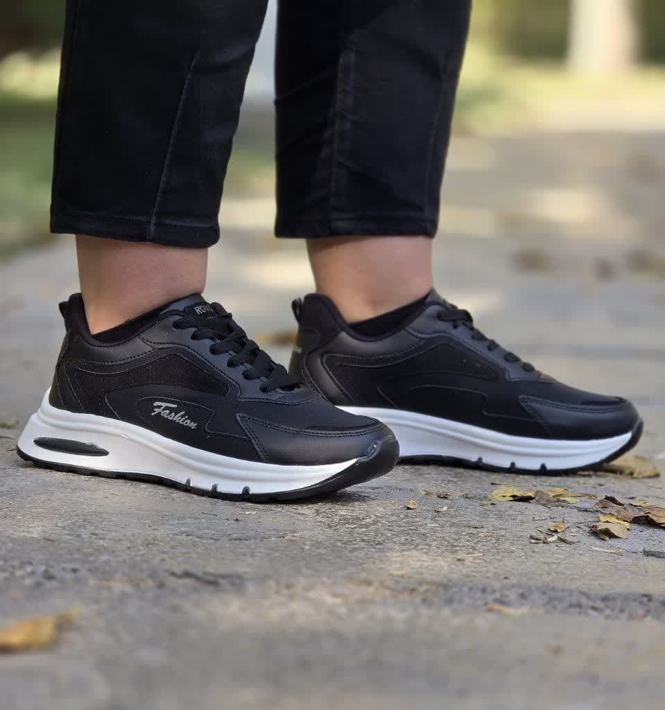 حراج باورنکردنی کفش اسپرت دخترانه مدل ریبوک زیره راحت و زیبا رنگ طوسی زیره سفید بی نهایت خاص با ارسال رایگان