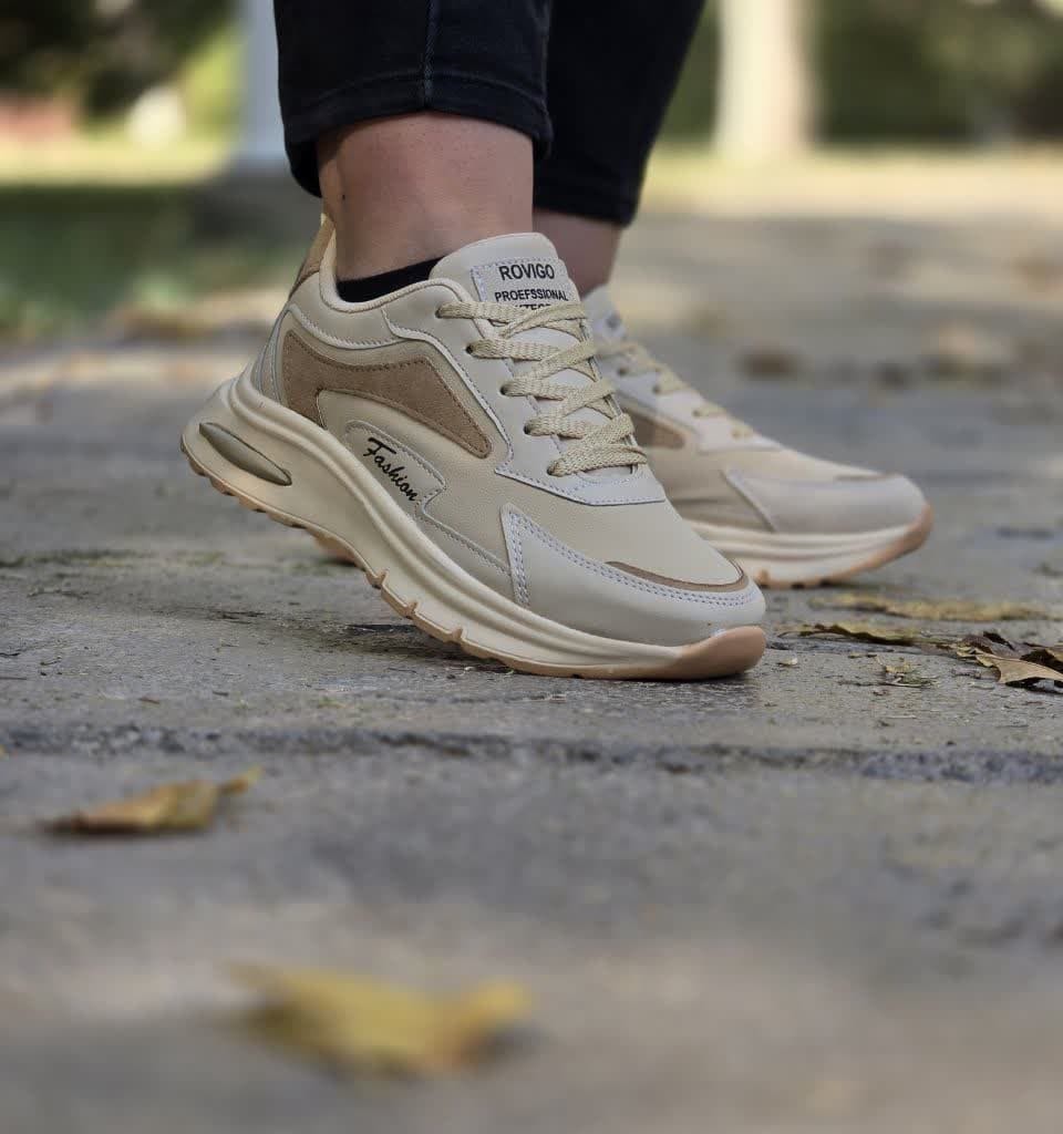 تخفیف ویژه  کفش اسپرت دخترانه مدل  رویگو  طرح جدید و خاص پسند رنگ مشکی زیره سفید شیک با ارسال رایگان