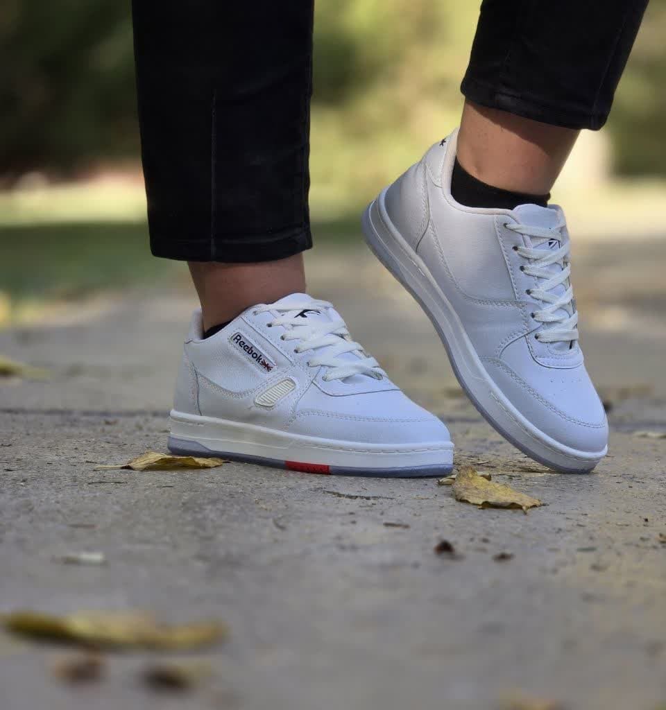 آفر ویژه کفش اسپرت زنانه و دخترانه   مدل  ریبوک  یه مدل خاص و بی نظیر رنگ سفید  زیره پیو  با ارسال رایگان