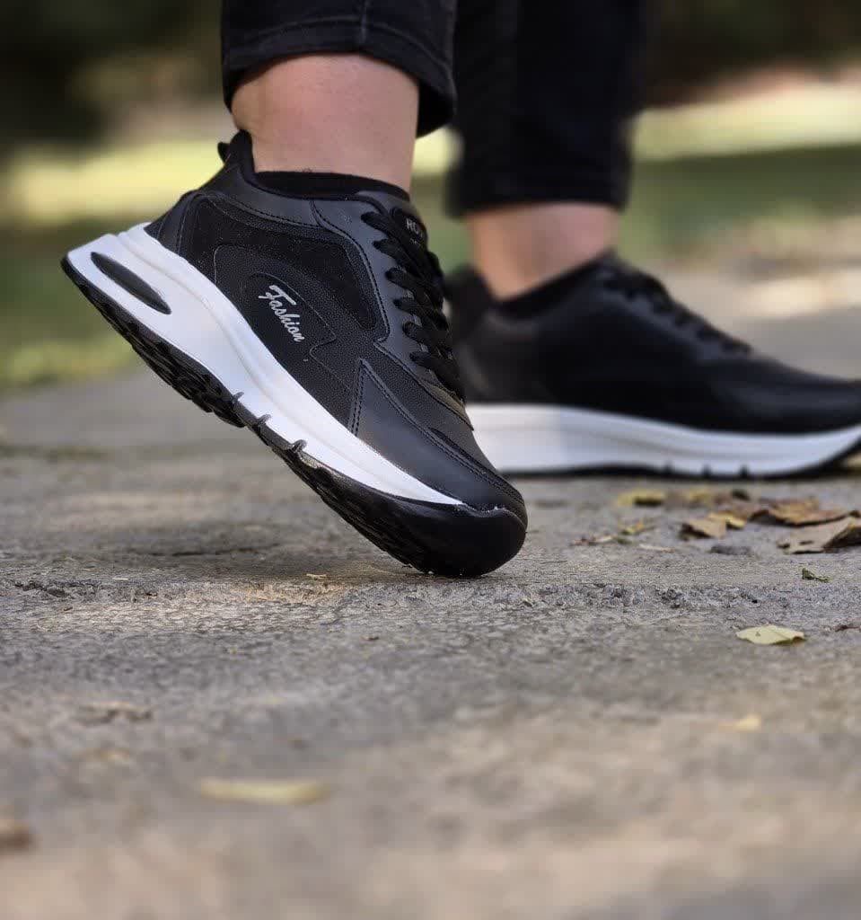 حراج استثنایی کتونی  اسپرت دخترانه  زنانه مدل جدید ونس  رنگ مشکی زیره سفید با ارسال رایگان  کد 4367