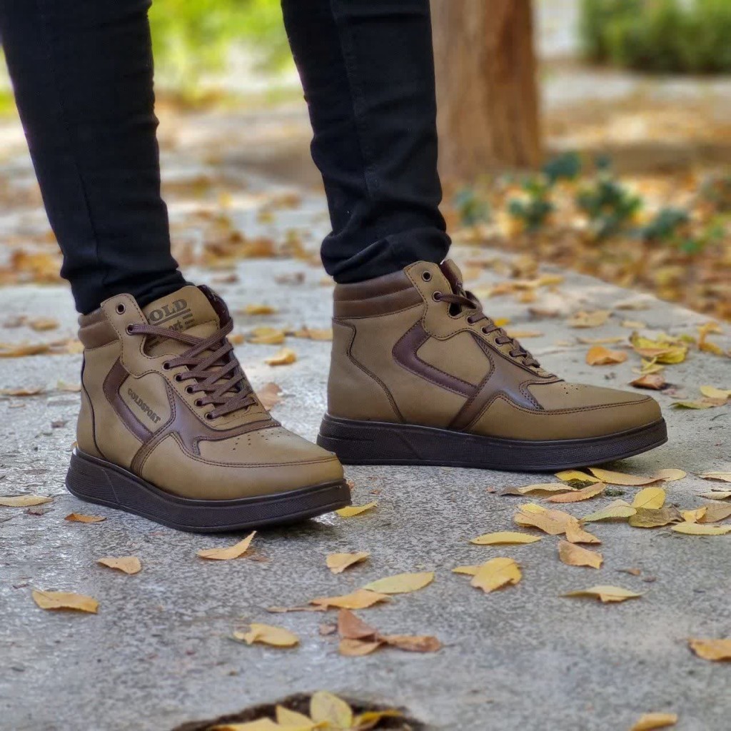 تخفیف ویژه این هفته کفش کتونی اسپرت مردانه  و پسرانه مدل ادیداس کپسولی پمپی بی نهایت زیبا وخوش پا با ارسال رایگان