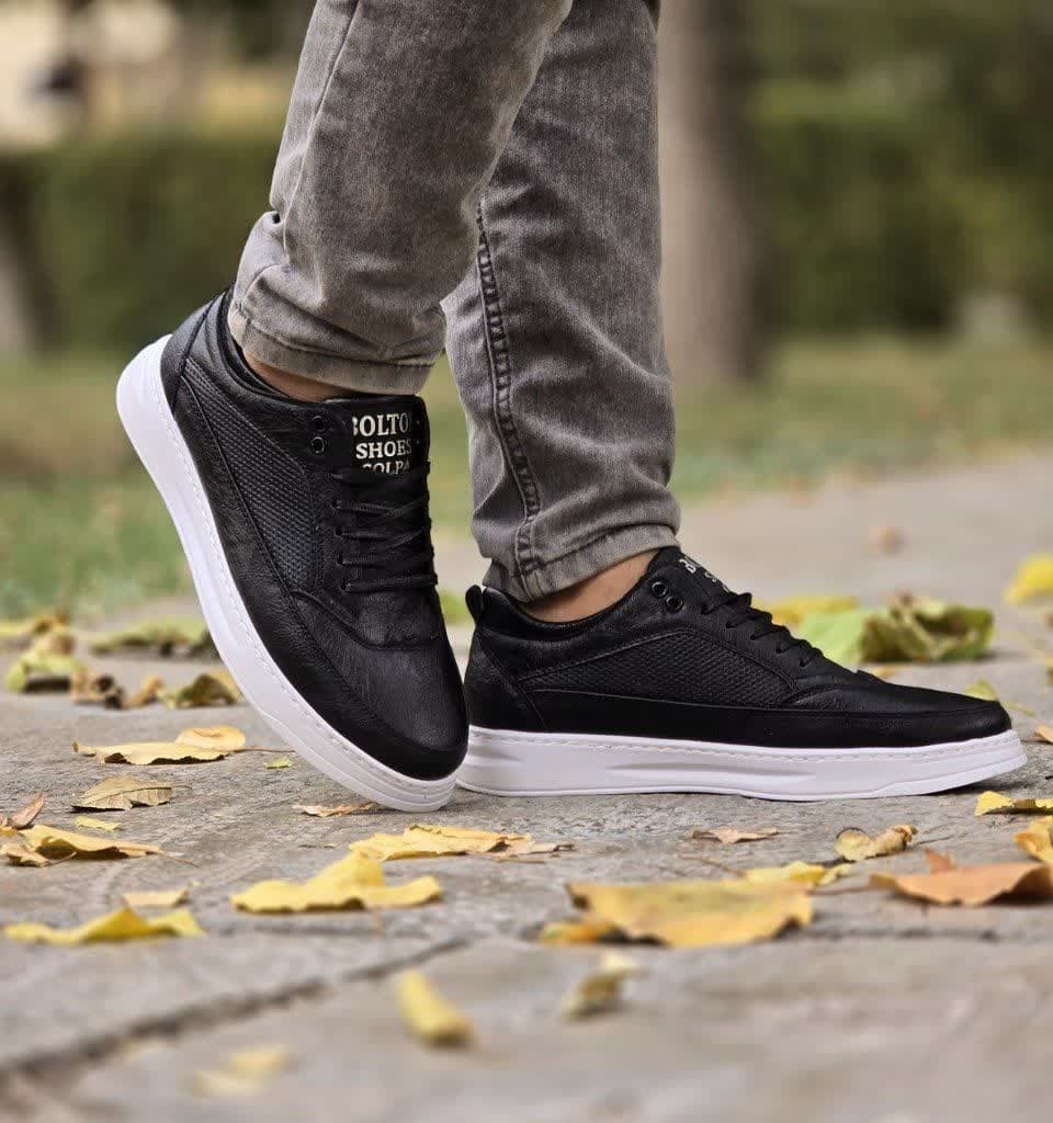 حراج هیجان انگیز کفش کتونی ونس اسپرت مردانه و پسرانه مدل بولتون رنگ مشکی زیره سفید  زیبا و خاص