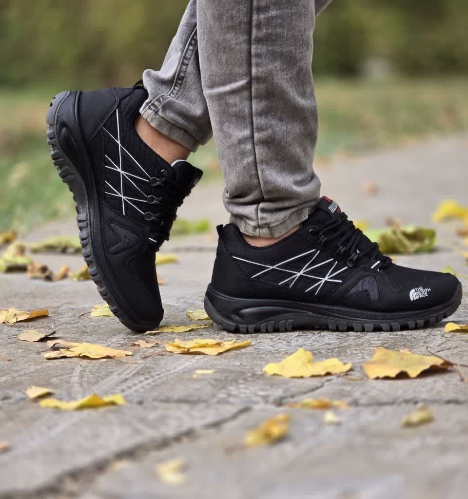 تخفیف ویژه کفش کتونی اسپرت مردانه وپسرانه مدل اسیکس رنگ مشکی یه کار شیک و درجه یک با ارسال رایگان