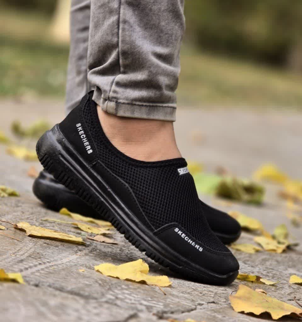 فروش ویژهههه پیاه روی مردانه   مدل اسکیچرز  با ارسال رایگان