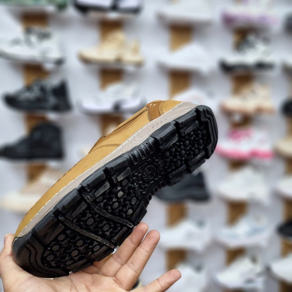 فروش ویژه روز مرد کفش طبی مجلسی اسپورت اداری مردانه رنگ قهوه ای  زیره کامل دوردوخت و نرم با ارسال رایگان