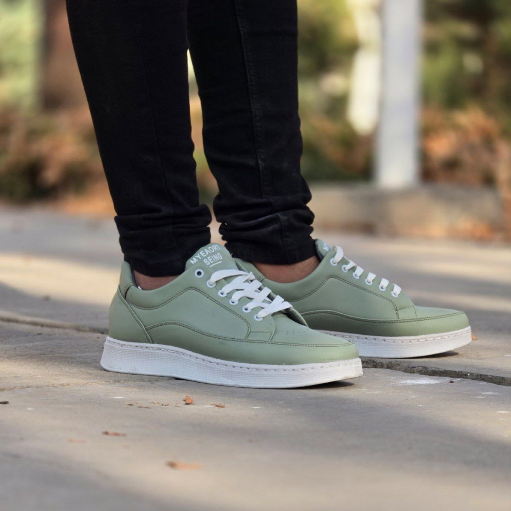 فروش ویژه  کفش اسپرت ونس مردانه  و پسرانه  رنگ طوسی زیره سفید مناسب افراد خوش پوش  با ارسال رایگان   با ارسال رایگان