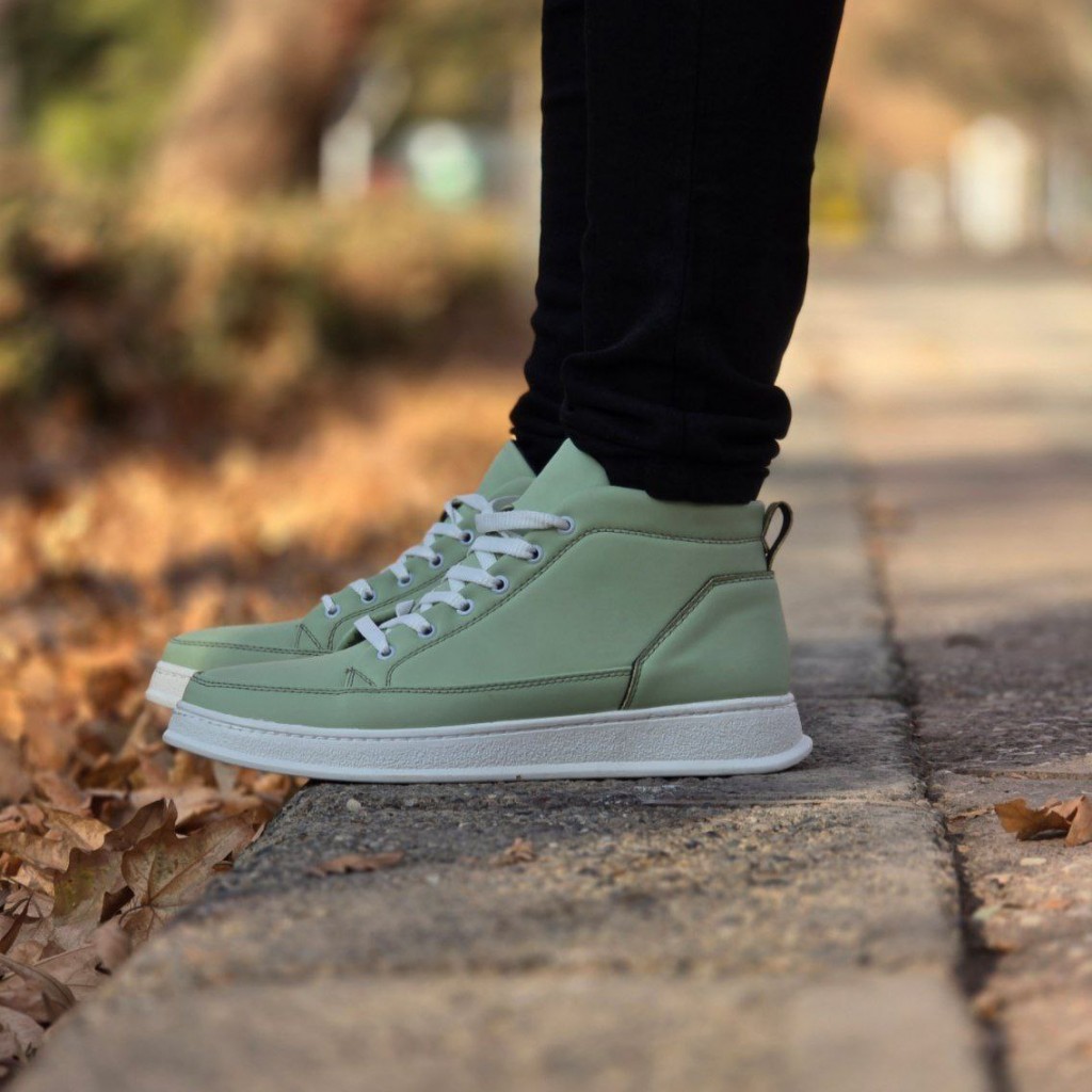 حراج واقعی کفش اسپرت ونس مردانه  و پسرانه  رنگ سبز زیره سفید بی نهایت خوش فرم و زیبا   با ارسال رایگان