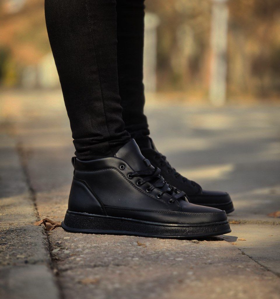 حراج واقعی کفش  نیم بوت اسپرت ونس مردانه  و پسرانه  رنگ طوسی تمام  یه کار شیک و جدید با ارسال رایگان