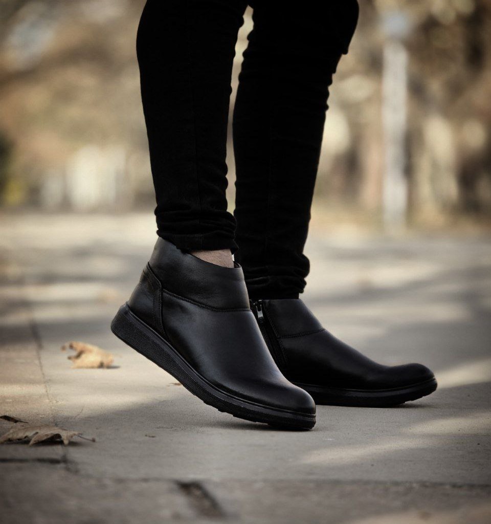 حراج واقعی کفش  نیم بوت اسپرت ونس مردانه  و پسرانه  رنگ مشکی تمام بغل زیپ جذاب و بی نظیر با ارسال رایگان