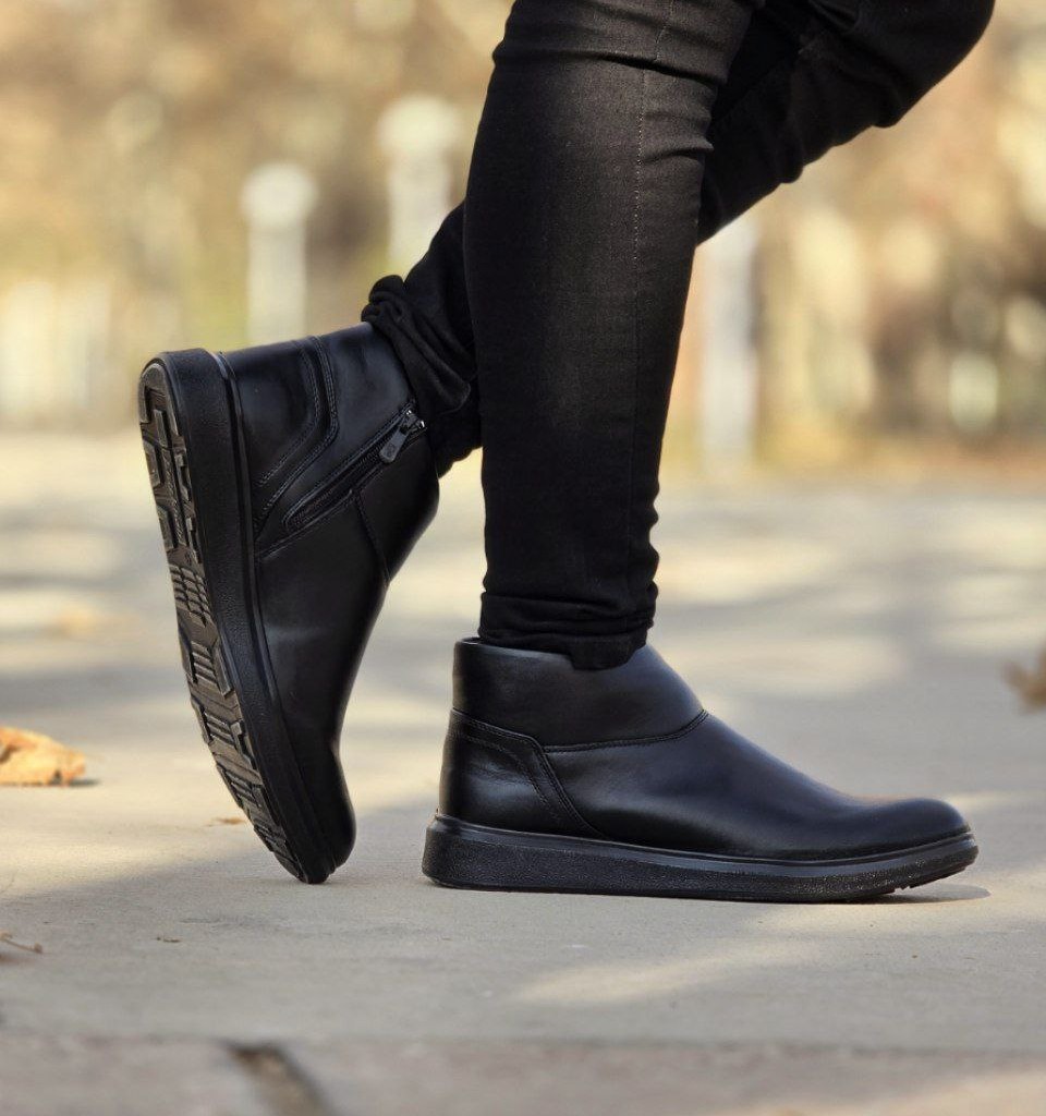 حراج واقعی کفش  نیم بوت اسپرت ونس مردانه  و پسرانه  رنگ مشکی تمام بغل زیپ جذاب و بی نظیر با ارسال رایگان