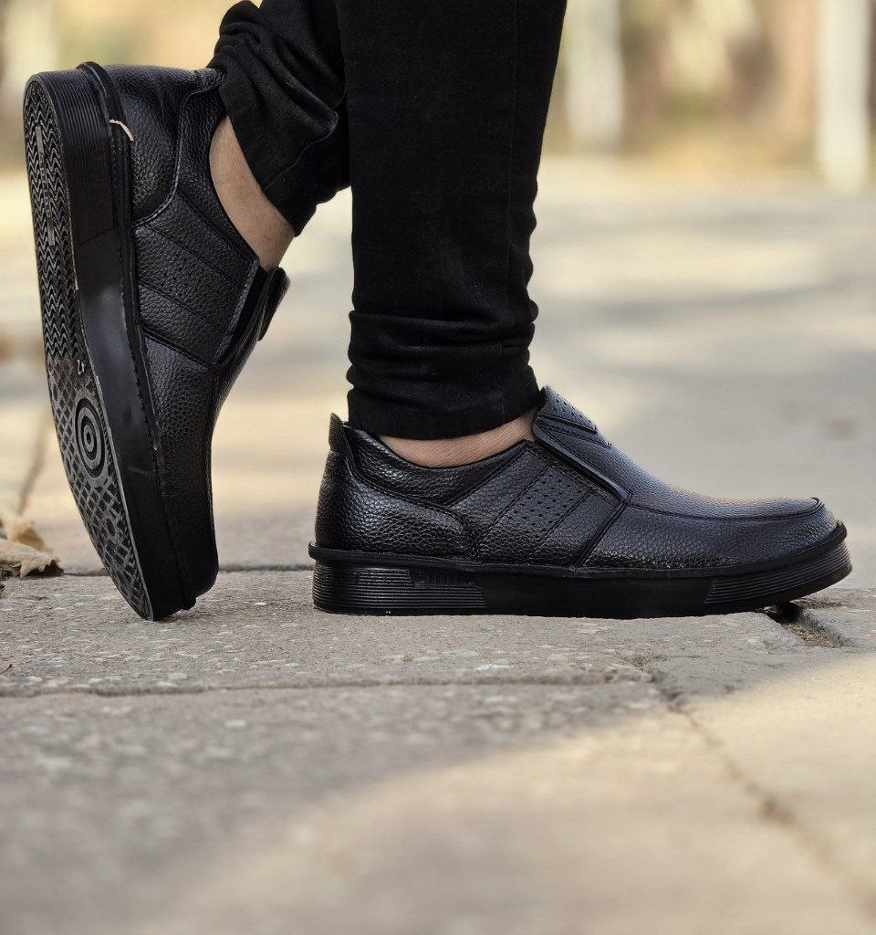 فروش ویژه روز مرد کفش طبی مجلسی اسپورت اداری مردانه رنگ مشکی زیره پیو نرم و راحت  با ارسال رایگان