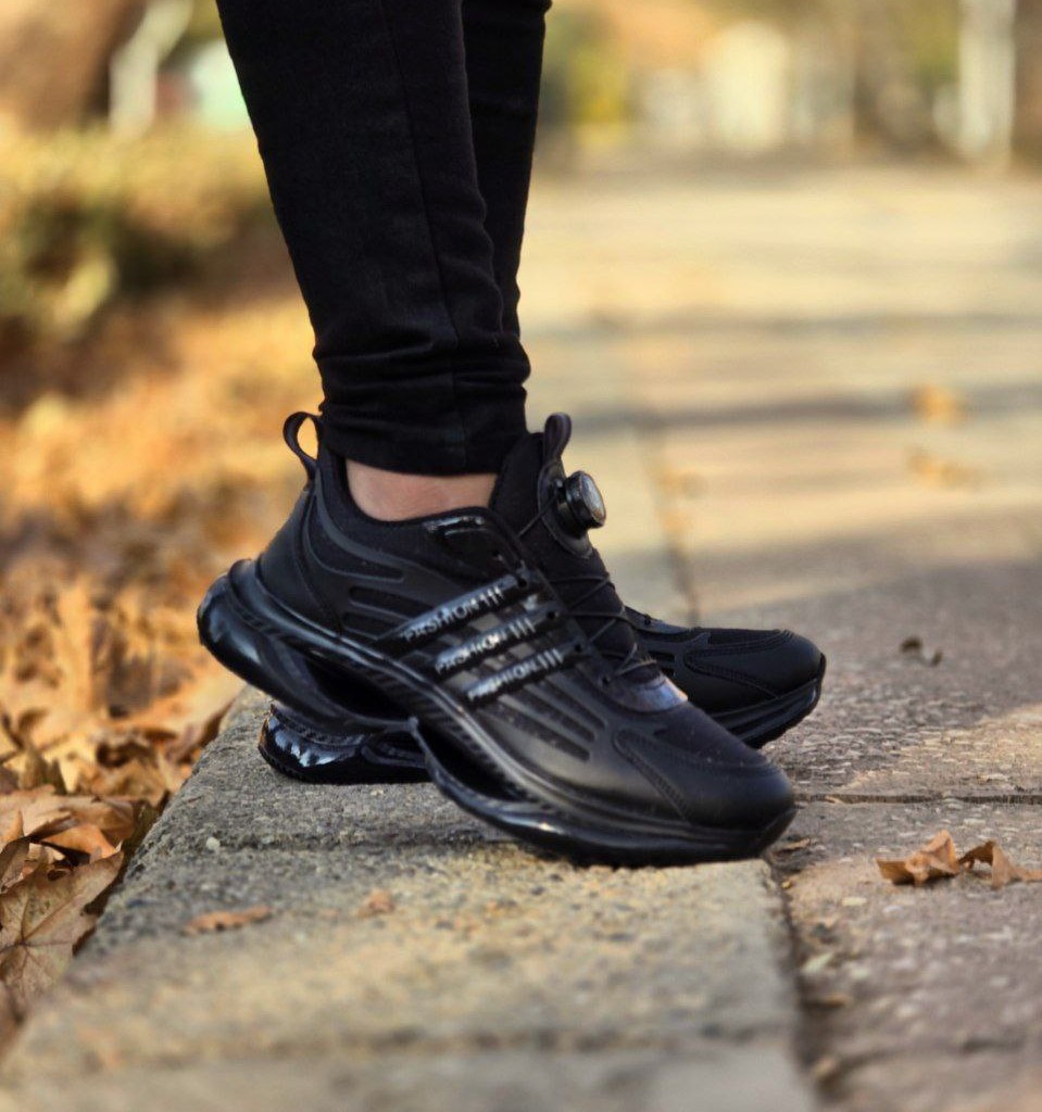 فروش جذاب کفش اسپرت مردانه مدل پمپی  مقاوم و راحت رنگ  سفید طوسی مشکی با ارسال رایگان