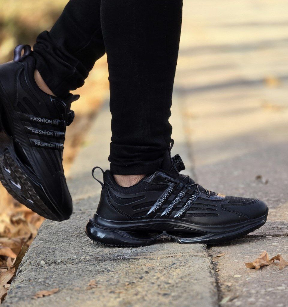 فروش جذاب کفش اسپرت مردانه مدل پمپی  مقاوم و راحت رنگ  سفید طوسی مشکی با ارسال رایگان