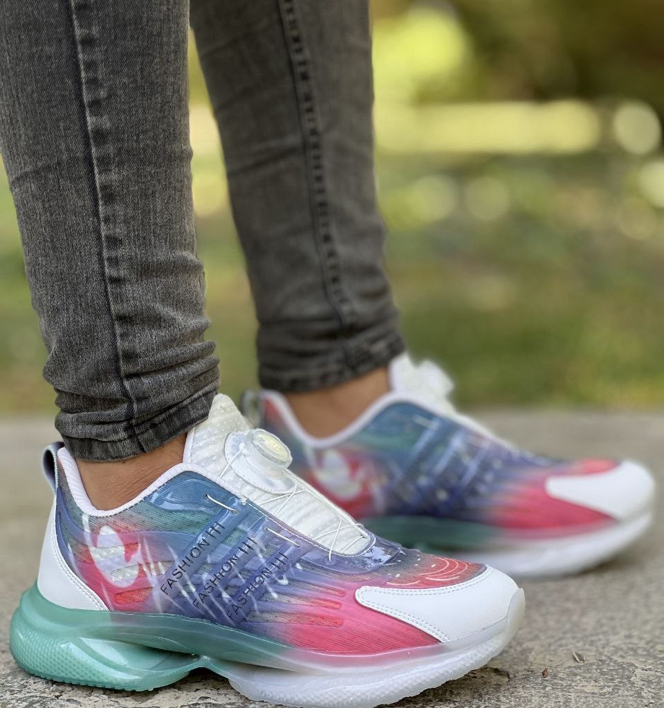 حراج فوق العاده  کفش اسپرت مردانه مدل پمپی  رنگ سفید آبی زیره پیو  بی نهایت راحت و سبک با ارسال رایگان