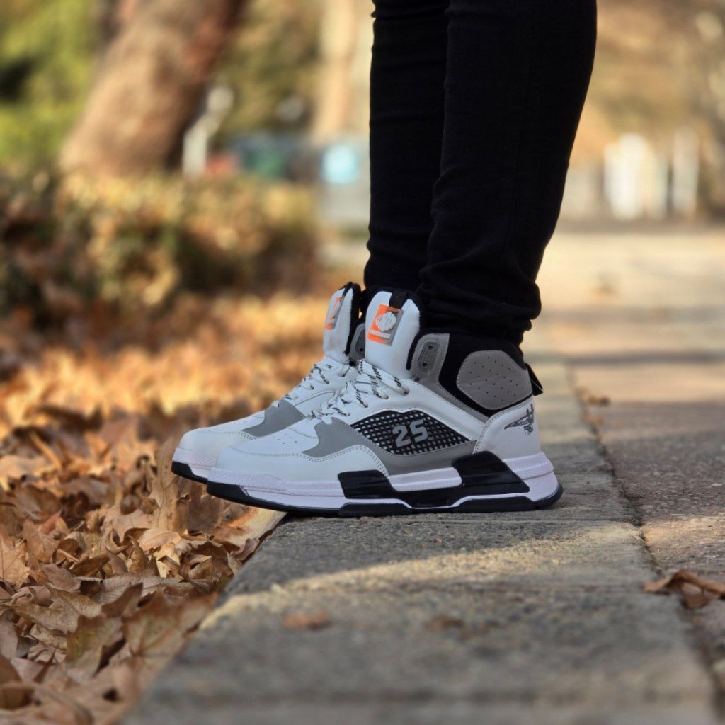 حراج شگفت انگیز  کفش اسپرت مردانه و پسرانه مدل جردن 25 رنگ مشکی سفید  زیره پیو کیفیت عالی با ارسال رایگان