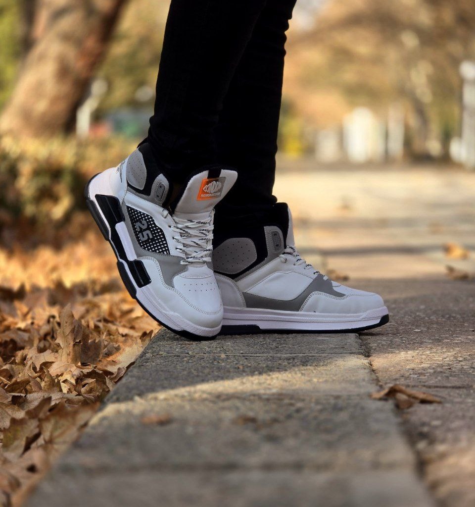 حراج شگفت انگیز  کفش اسپرت مردانه و پسرانه مدل جردن 25 رنگ مشکی سفید  زیره پیو کیفیت عالی با ارسال رایگان