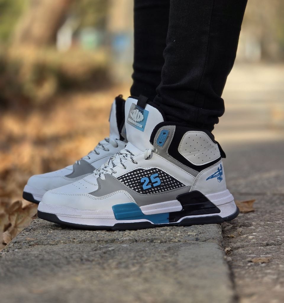 تخفیف هیجان انگیز  کفش اسپرت مردانه و پسرانه مدل جردن 25 رنگ سفید طوسی فوق العاده جذاب با ارسال رایگان