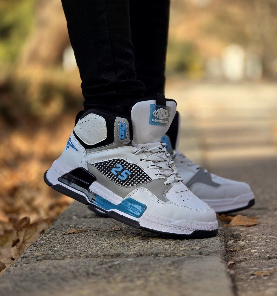 تخفیف هیجان انگیز  کفش اسپرت مردانه و پسرانه مدل جردن 25 رنگ سفید طوسی فوق العاده جذاب با ارسال رایگان