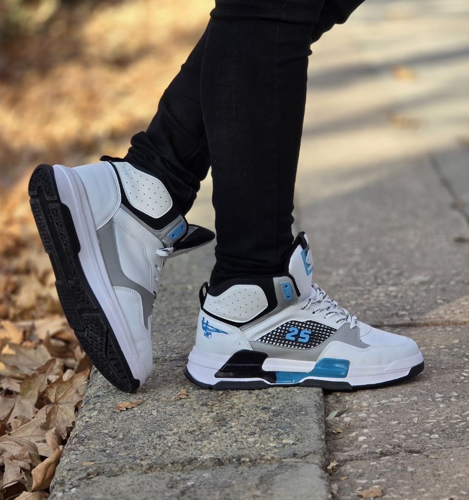 تخفیف هیجان انگیز  کفش اسپرت مردانه و پسرانه مدل جردن 25 رنگ سفید طوسی فوق العاده جذاب با ارسال رایگان